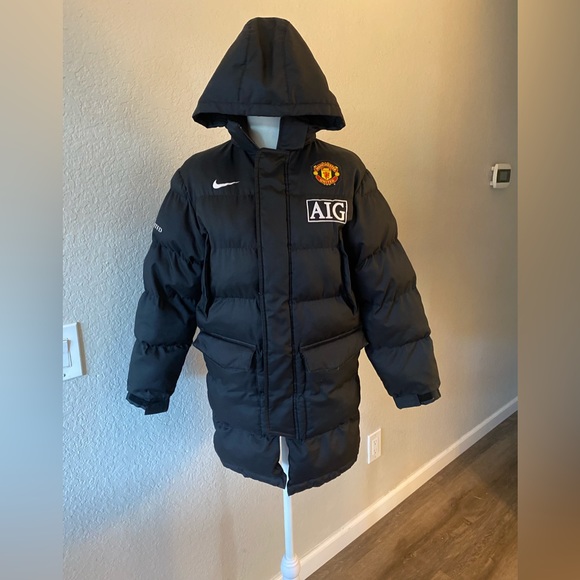 Nike Other - Big Kids Nike Manchester United AIG Black Puffer Coat M